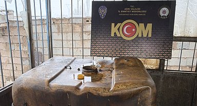 Ağrı'da 5 bin litre kaçak akaryakıt ve 499 sikke ele geçirildi