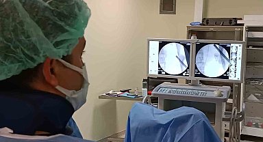 Ağrı'da zorlu taş cerrahisi başarıyla gerçekleştirildi