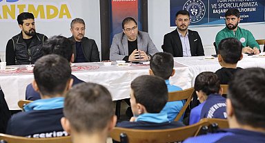 Ağrı'da Sporcu Eğitim Merkezi'nde gençlerle iftar buluşması