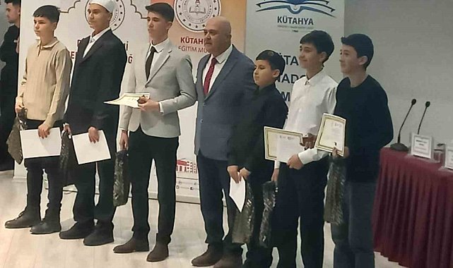 Ahteri İmam Hatip Ortaokulu öğrencileri başarıya doymuyor