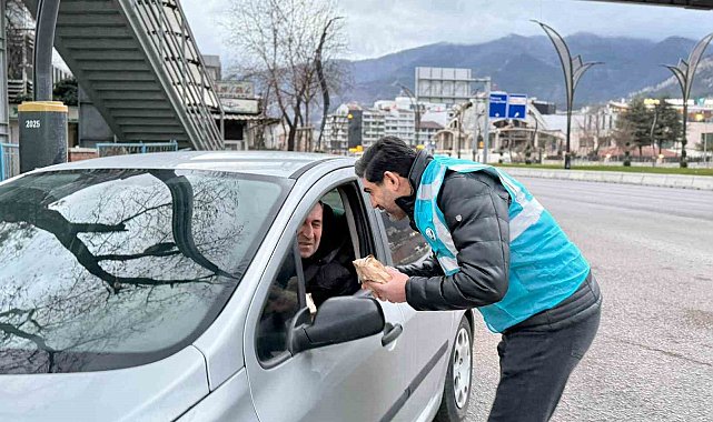 AK Parti Gençlik Kollarının "İftara 5 Kala" geleneği sürüyor