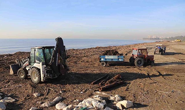 Akdeniz Belediyesinden sel sonrası yoğun çalışma