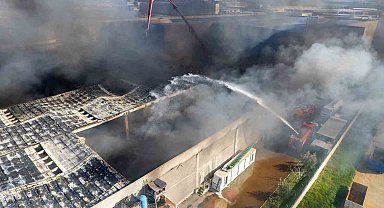 Akhisar'daki fabrika yangını kontrol altına alındı