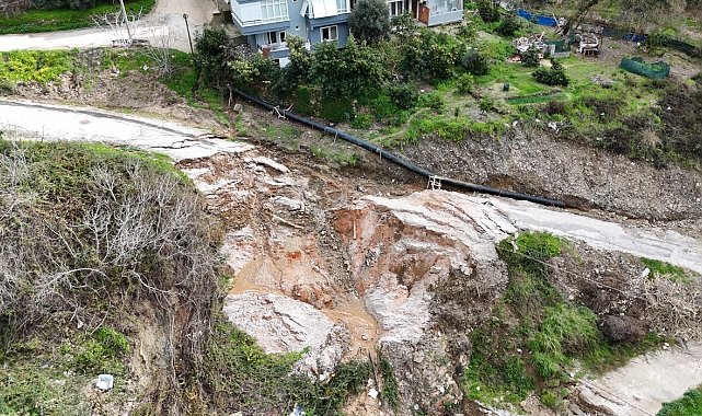 Alanya'da sağanak sonrası korkutan manzara