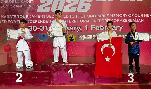 Alaşehirli karateciler Bakü'de madalyaları kaptı