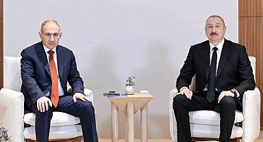 Aliyev ile Paşinyan, BAE'de ikili ilişkileri görüştü