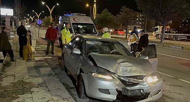 Alkollü sürücü önündeki araca çarptı: 6 yaralı