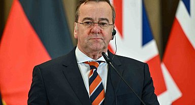 Almanya Savunma Bakanı Pistorius: "Trump, Alaska'da Putin'i kırmızı halıda karşılayarak savaşın gidişatını etkiledi"