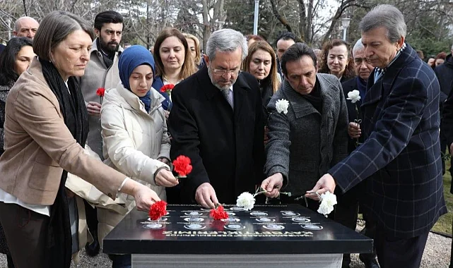 Ankara Üniversitesi depremde kaybedilen öğrencilerini andı