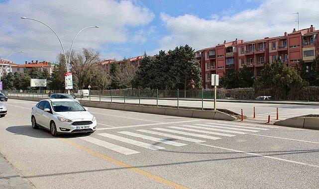 Ankara'da trafik kazasında vefat eden 14 yaşındaki kızın babası: "Makas atarak ilerleyen sürücü yaya geçidinde kızıma çarpmış, kanlar içindeydi"