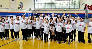 Ankara'da çocuklara 'Fabrika Voleybol' projesi