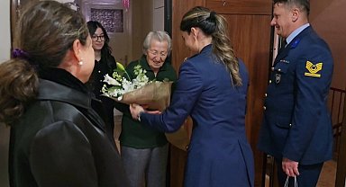 Ankaralı Hatice Güner'den Mehmetçiğe 195 el emeği boyunluk