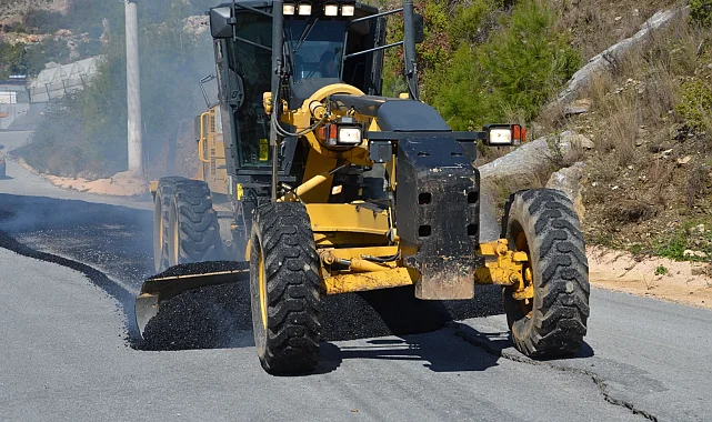 Antalya Büyükşehir'den Alanya'da yol yapım çalışması
