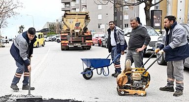 Antalya Muratpaşa'da yollar onarılıyor