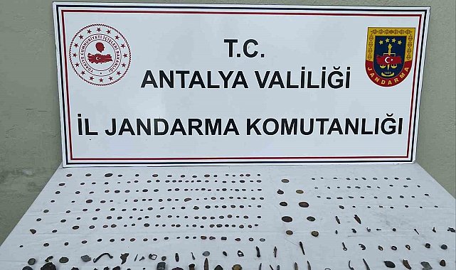 Antalya'da 281 adet tarihi eser ele geçirildi