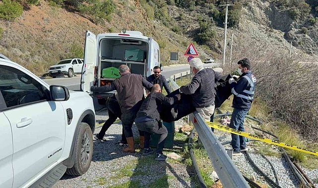 Antalya'da karayolu kenarında kadın cesedi bulundu
