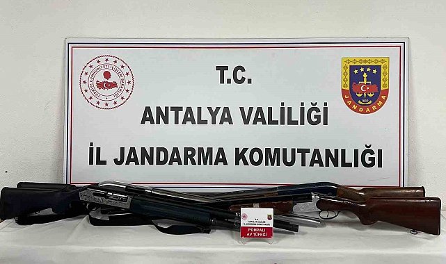 Antalya'da ruhsatsız 4 av tüfeği ele geçirildi