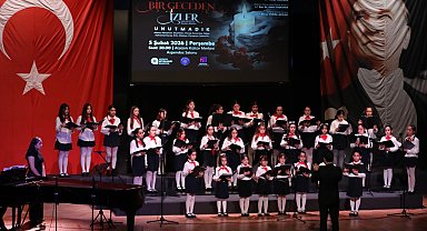 Antalya'da çocuk korosundan deprem anması