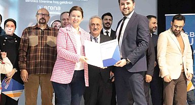 Arena Anne-Baba Okulu'nda sertifika heyecanı