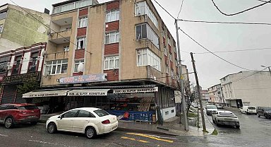 Arnavutköy'de eşini çocuklarının gözü önünde bıçakladı