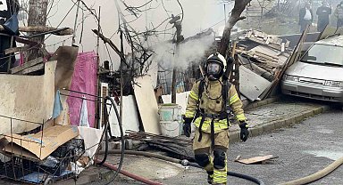 Arnavutköy'de tek yaşayan yaşlı adamın gecekondusunda yangın
