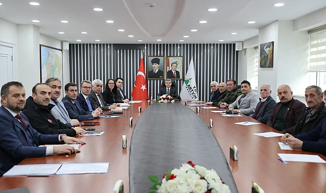 Artvin'de Vali Ergün muhtarların sorunlarını dinledi