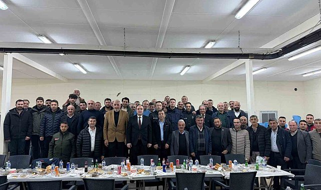 Aslanapa Kaymakamı İsmail Tosun, muhtarlarla iftarda bir araya geldi