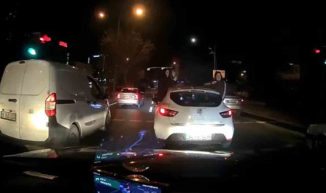 Ataşehir'de konvoy yapıp trafiği tehlikeye atan 3 şüpheli adliyeye sevk edildi