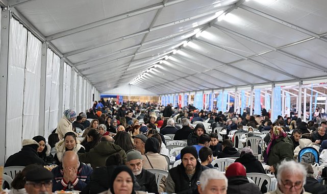 Aydınlılar Büyükşehir Belediyesi'nin iftar sofralarında buluşuyor