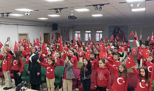 Babaeski'de ilk ders 'Bayrak Sevgisi' oldu