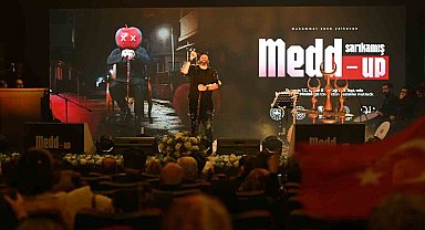 Bakan Göktaş 'Medd-Up' sahne gösterisini izledi