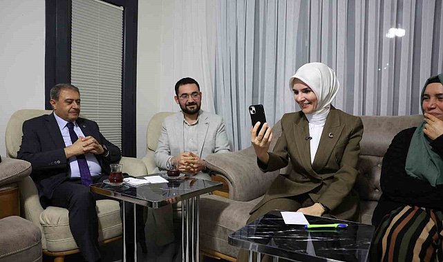 Bakan Göktaş, Şanlıurfa'da yeni yuvalarına kavuşan ailenin iftar sofrasına misafir oldu