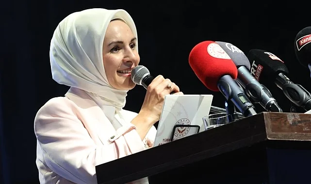 Bakan Göktaş'tan Budapeşte'de "Aile Odaklı Zirve"de önemli mesajlar