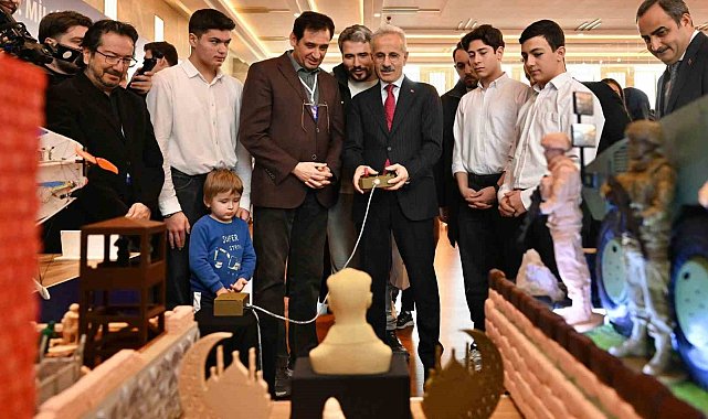 Bakan Uraloğlu: "Çocuklarımız dijital platformlarda olması gerektiği kadar olacaklar"