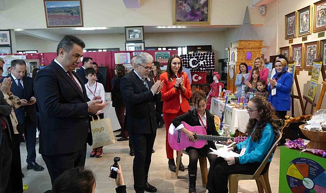 Bakan Yardımcısı Yelkenci, Harezmi Eğitim Modeliyle hazırlanan sergiyi gezdi