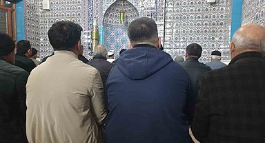 Başkale'de ilk teravih namazı kılındı