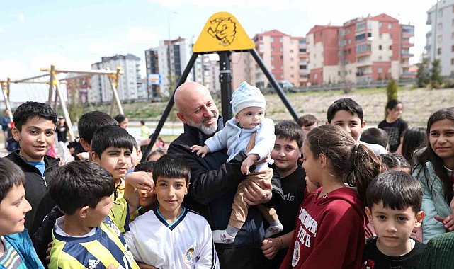 Başkan Çolakbayrakdar: "Daha yeşil bir çevre, huzurlu bir yaşam inşa ediyoruz"