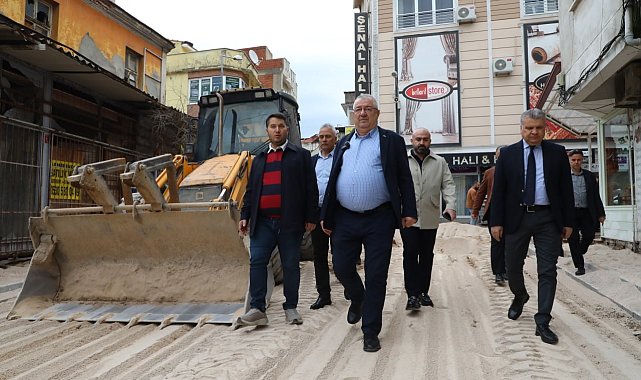 Başkan Ertaş sahaya indi; Edremit'te yol atağı