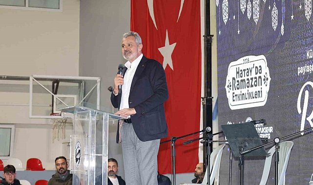 Başkan Öntürk'ten, CHP lideri Özel'e kaldırım taşı ve çöp konteyneri göndermesi