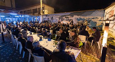 Başkan Tugay Kemalpaşalılarla sahur sofrasında buluştu