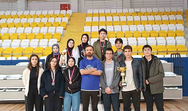 Bayburt Fen Lisesi öğrencilerinden satrançta başarı