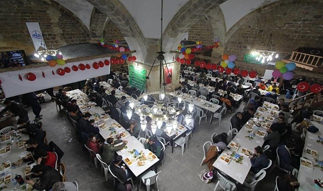 Bayburt'ta geleneksel iftar sofrası tarihi Taşhan'da kuruluyor