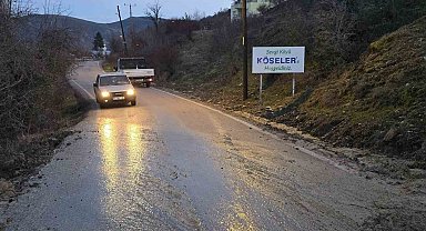 Beypazarı'nda kayalar yolu ulaşıma kapattı