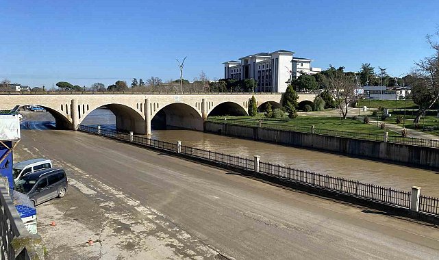 Biga'da taşan Kocabaş Çayı normale döndü