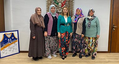 Bilecik Pazaryerili kadınlardan şalvarlı duruş!