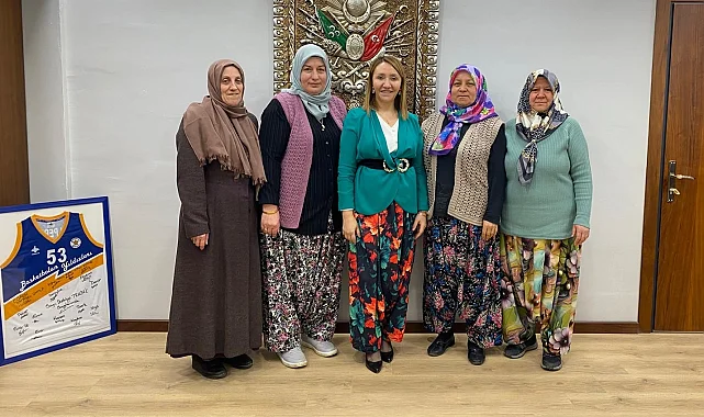 Bilecik Pazaryerili kadınlardan şalvarlı duruş!