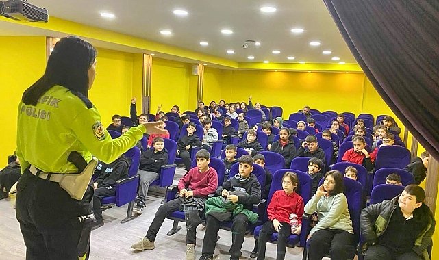 Bilecik'te "Trafik Dedektifleri Projesi" kapsamında öğrencilere eğitim