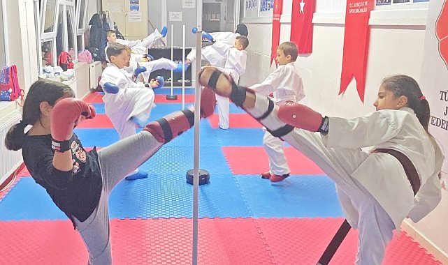 Bilecik'te spor okullarında karate eğitimleri sürüyor