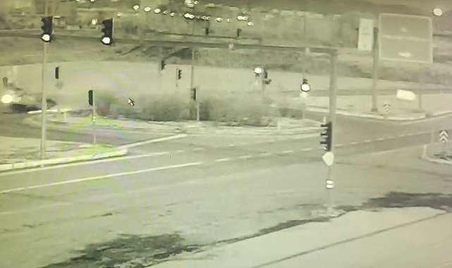 Bingöl'de taklalar atan aracın ters döndüğü kaza kameralara yansıdı