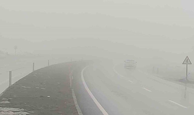 Bingöl'de yoğun sis görüş mesafesini düşürdü